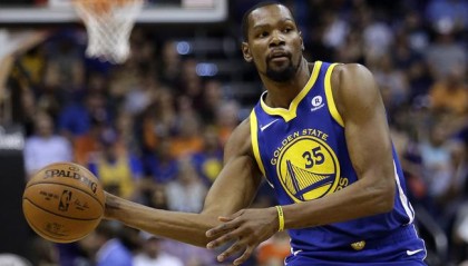 火箭队备战季前赛，乌度卡教练调配3套阵容迎战，全胜前路或许可期